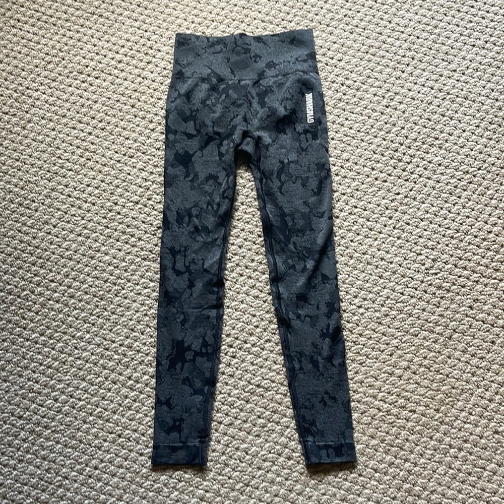 Never worn black camo Gymshark leggings